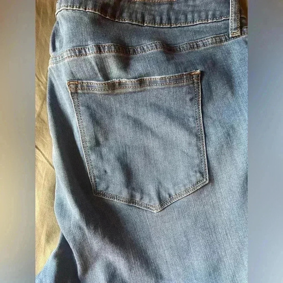 Sonoma Women’s 16 Skinny Jeans - Picture 2 of 7